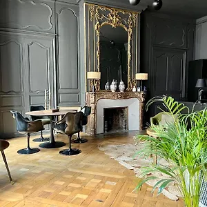 https://splendide-2-pices-65m2-htel-particulier-xvii-ime-sicle.hotels-rhonealpes.com